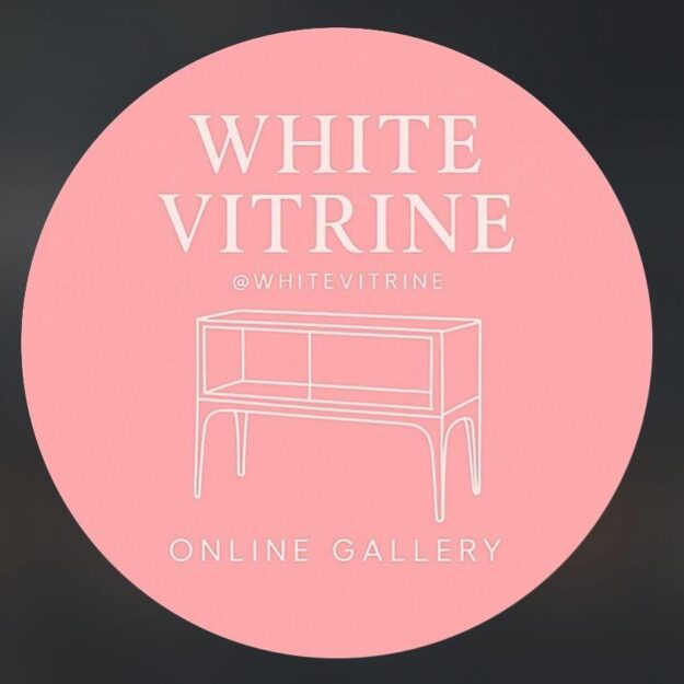 White.vitrine